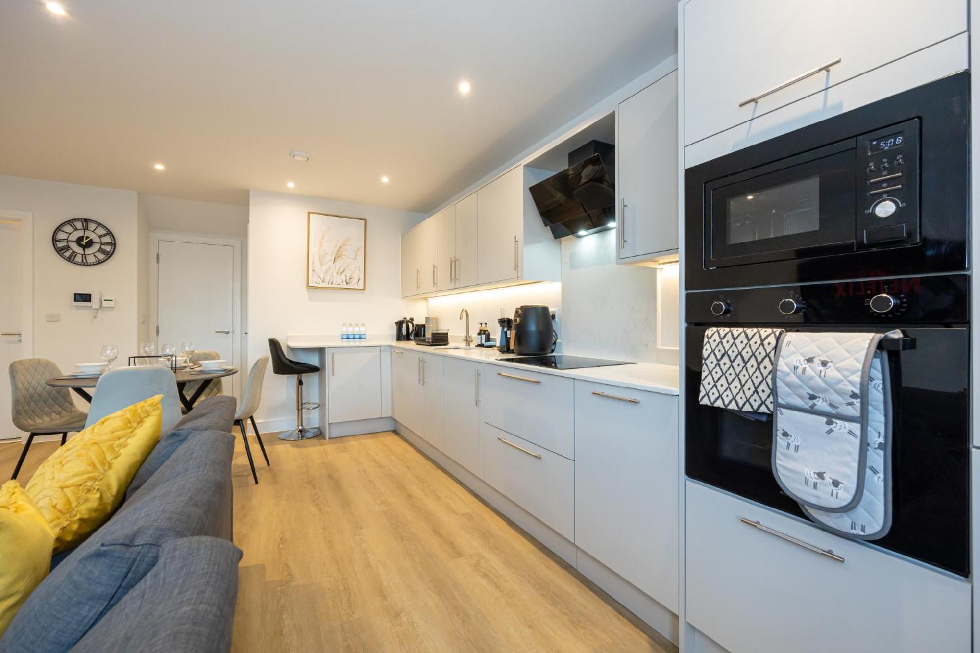 Modern 2 Bed Near Wythenshawe Hospital And Manchester Airport With Parking Exterior foto